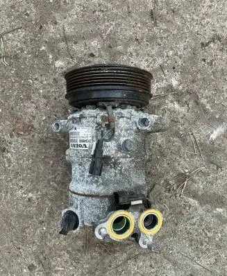 Volvo V40 Air conditioning (A/C) compressor (pump) 31348965 027867055B4
