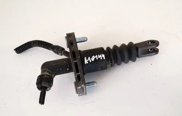 Suzuki Grand Vitara II Clutch master cylinder 