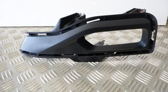 Nissan Leaf II (ZE1) Fog light bracket 622575SK0B