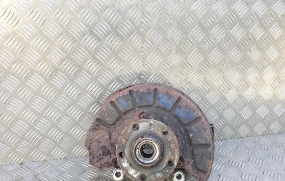 Volkswagen PASSAT B6 Front wheel hub