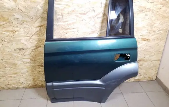 Toyota Land Cruiser (J100) Rear door