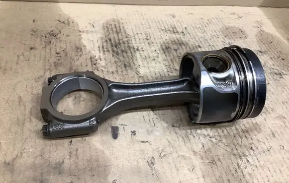 Audi A4 S4 B8 8K Piston with connecting rod 