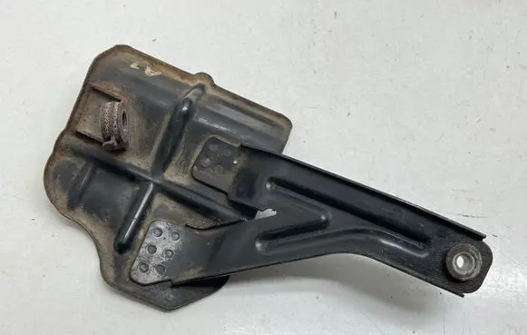 KIA Optima Muffler mount bracket/holder 