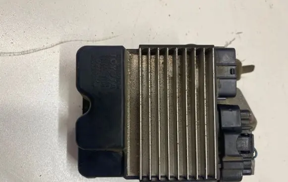 Toyota Avensis T220 Fuel injection control unit/module 8987120040 1310001140