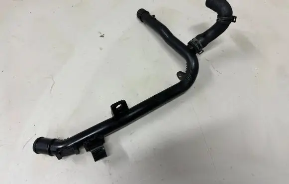 Volkswagen Jetta VI Engine coolant pipe/hose 03L121065AJ