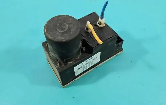 Audi A3 S3 8L Central locking vacuum pump 8L0862257G IMPRK1549966