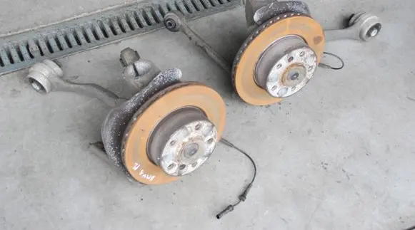 BMW 1 F20 F21 Front wheel hub spindle knuckle 6792286