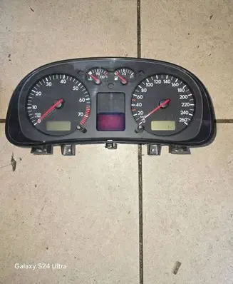 Volkswagen Golf IV Speedometer (instrument cluster) 1J0920825A 0510360445 0263628061