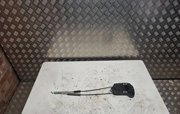 Toyota Prius (XW50) Rear door lock