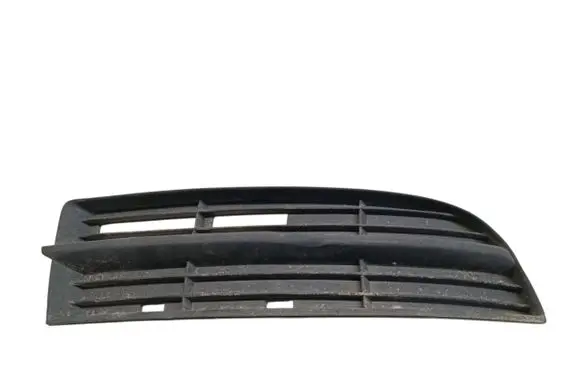 Volkswagen Touran I Front bumper lower grill 1T0853666