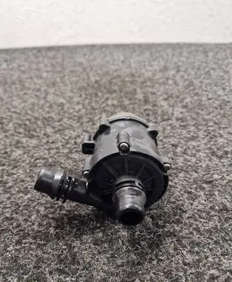 BMW 5 G30 G31 Electric auxiliary coolant/water pump 8638237