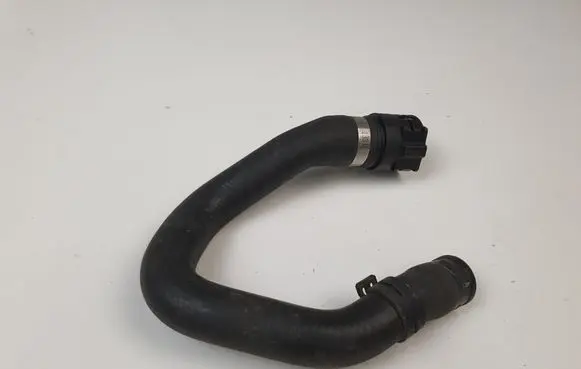 Engine coolant pipe/hose