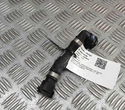 Engine coolant pipe/hose