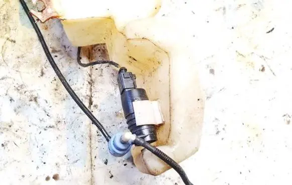 Volkswagen Sharan Windscreen/windshield washer pump