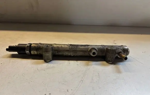 Peugeot 307 Fuel main line pipe 0445214028 9641509480