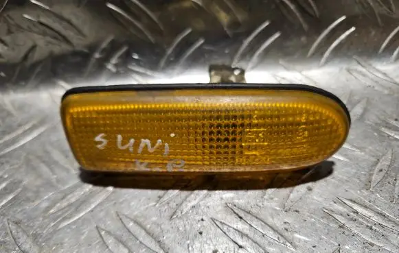 Nissan Sunny Front fender indicator light 013451 6R010249