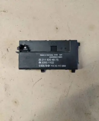 Mercedes-Benz E W211 Keyless (KESSY) go control unit/module 2118204075 33501102 00030590216001