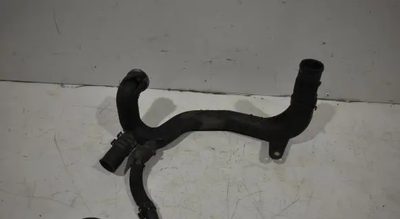 Mercedes-Benz B W245 Engine coolant pipe/hose