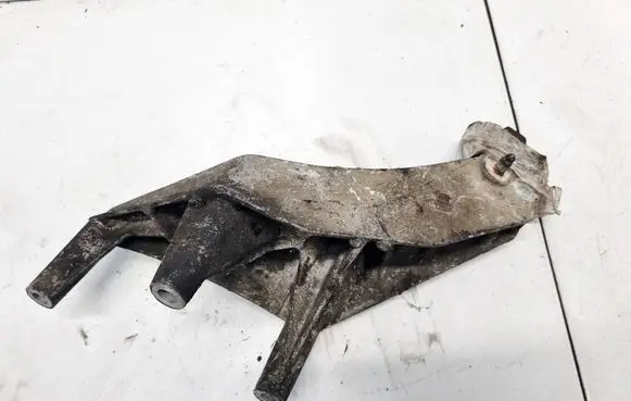 Opel Corsa B Engine mounting bracket 90538478
