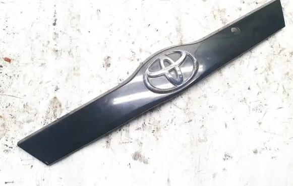 Toyota Verso-S Trunk door license plate light bar 7680152200 76801-52220