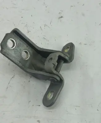 Hyundai Santa Fe Front door upper hinge