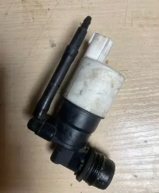 Volvo S60 Windscreen/windshield washer pump BK2117K624BA AV6117K624AA