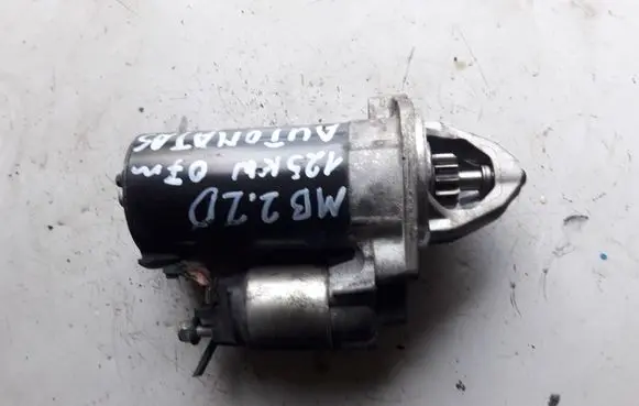 Mercedes-Benz E W211 Starter motor A0061512501