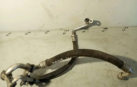 Opel Insignia A Air conditioning (A/C) pipe/hose 13220107