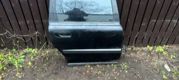 Volvo V70 Rear door
