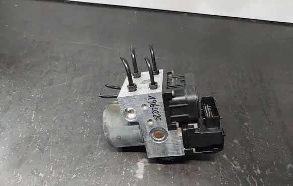 Volkswagen PASSAT B5 ABS Pump 8E0614111AB 0265216559 0273004281