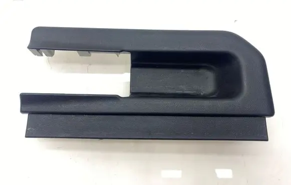 Toyota Prius+ (ZVW40) Rear seat rail trim cover 7215747070