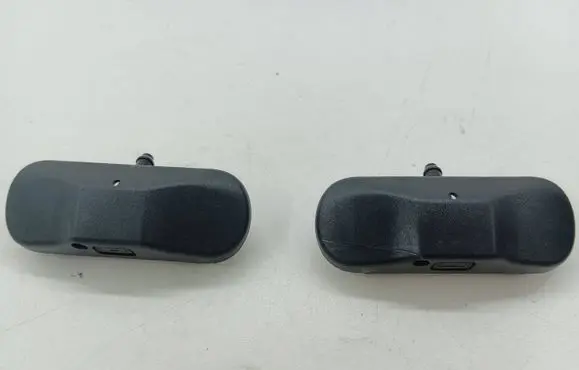 Seat Arona Windshield washer spray nozzle 5M0955985C