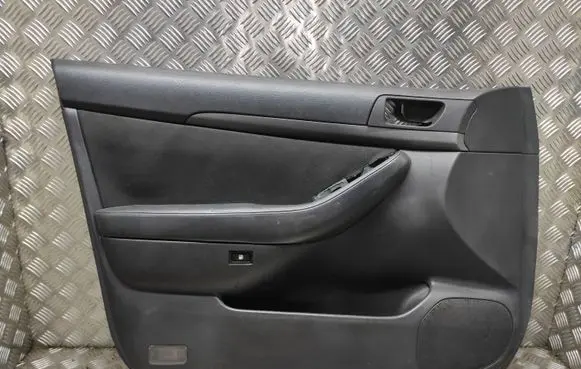 Toyota Avensis T250 Front door card panel trim