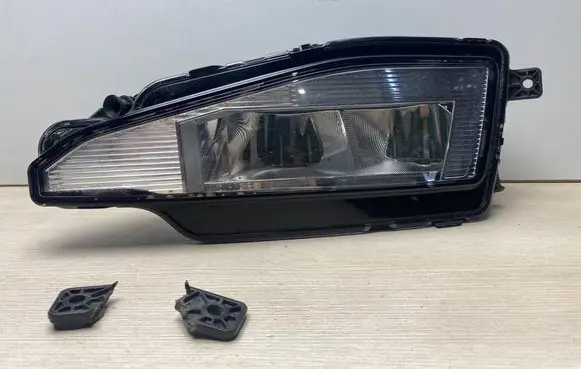 Volkswagen PASSAT B8 Front fog light 3G0941700