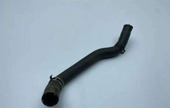 Coolant pipe/hose