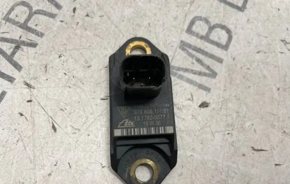 Porsche Panamera (970) Airbag deployment crash/impact sensor 97060611101