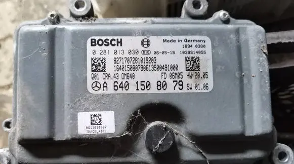 Mercedes-Benz B W245 Engine control unit/module 0281013030 A6401508079