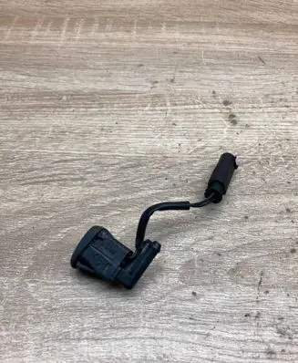 BMW 5 E39 Windshield washer spray nozzle 8361042