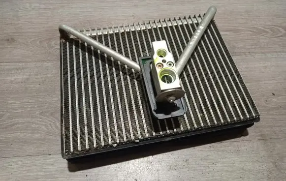 Air conditioning (A/C) radiator (interior)