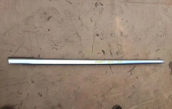 Ford Mondeo MK IV Front door windshield rail 