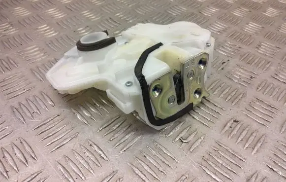 Mitsubishi Outlander Rear door lock a047218