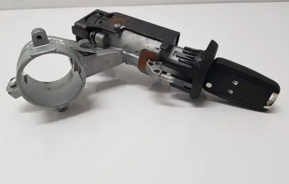 Opel Meriva B Ignition lock 13363600 20939745 13308436