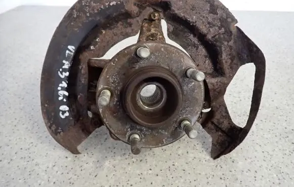 Mazda 3 I Front wheel hub spindle knuckle 
