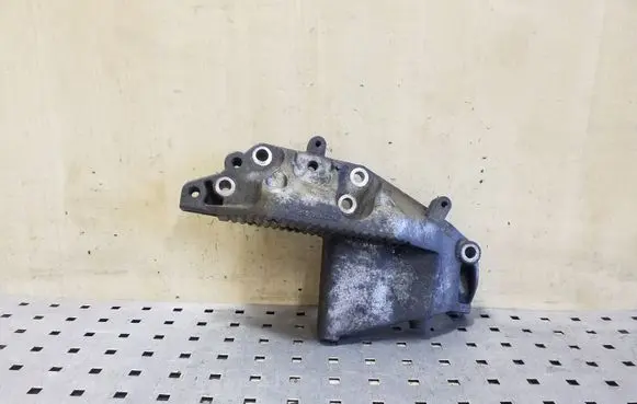 Nissan NV400 Engine mounting bracket 112310605R