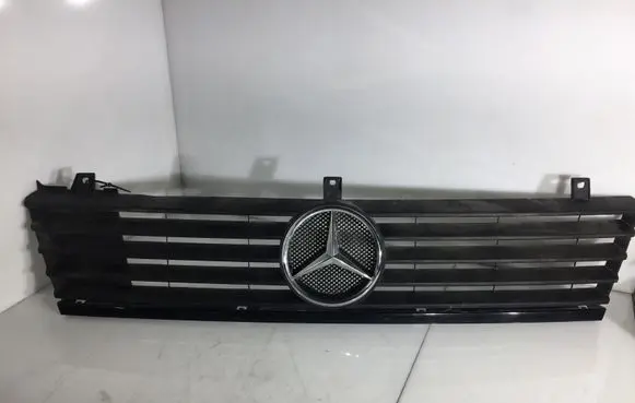 Mercedes-Benz Vito Viano W639 Front grill A6388880415