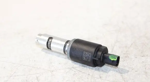 Volkswagen Golf Sportsvan Camshaft vanos timing valve 13152032D 304E906455N