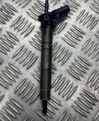 Chrysler 300 - 300C Fuel injector A6420700587 0445115 061010
