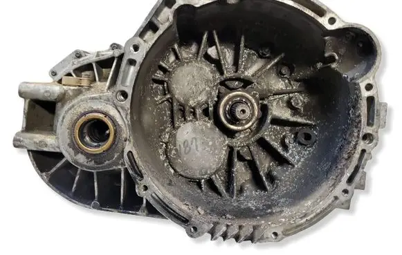 Hyundai Santa Fe Manual 5 speed gearbox 4300038060 D04 CMOPEN2WD