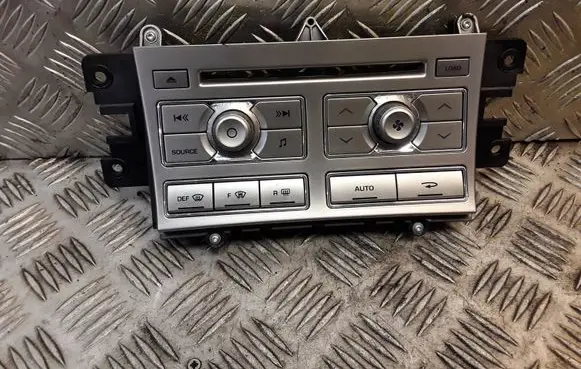 Jaguar XF X250 Interior fan control switch 8X2318C858AF