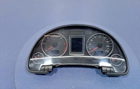 Speedometer (instrument cluster)